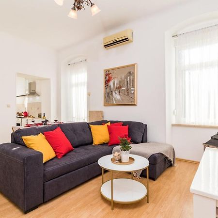 Apartman Lussi Pula Luaran gambar