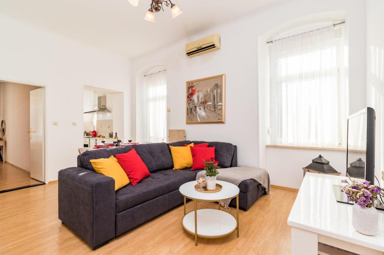 Apartman Lussi Pula Luaran gambar